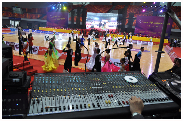 茄子短视频污案例-花都风神体育馆