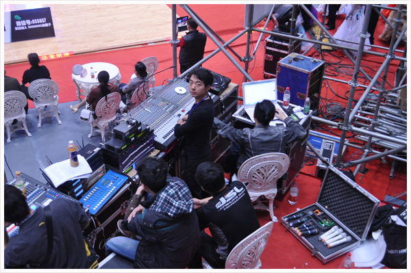 茄子短视频污案例-花都风神体育馆