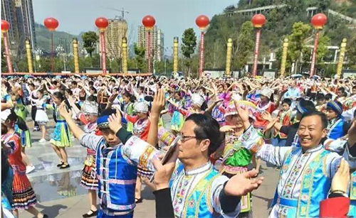 8+4线阵音响系统助阵四川兴文(国际)苗族花山节