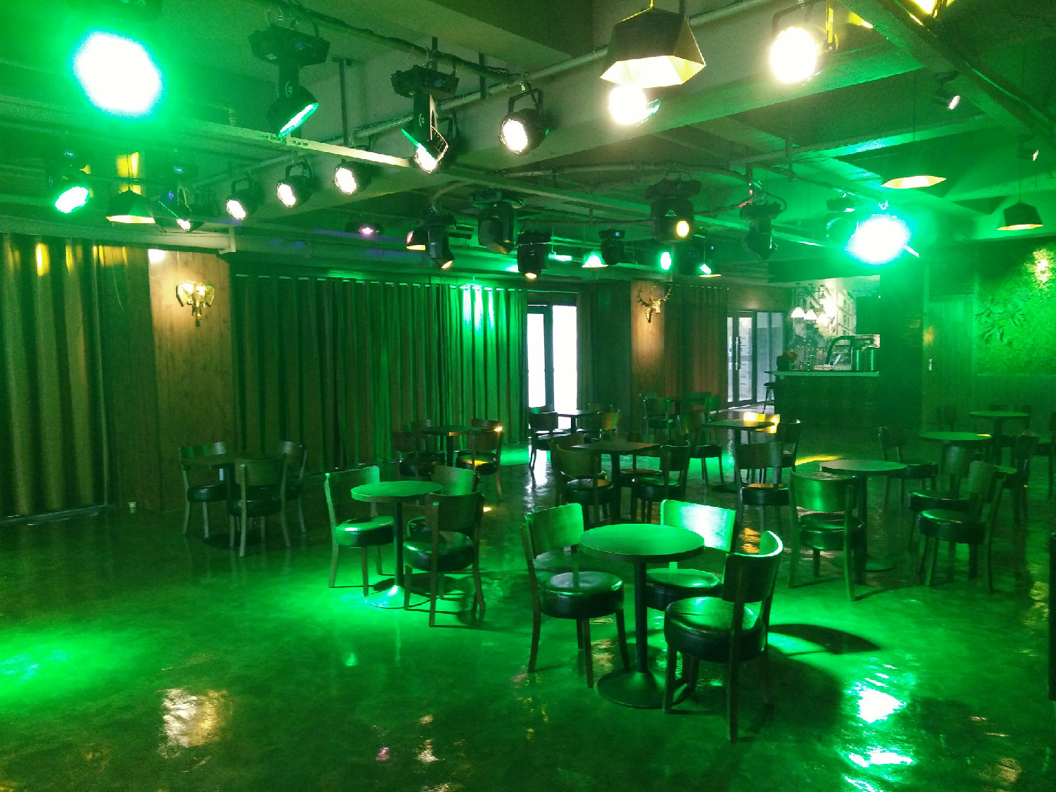 酒吧/茄子视频懂你更多APP音响效果好的原因【茄子短视频污音响】