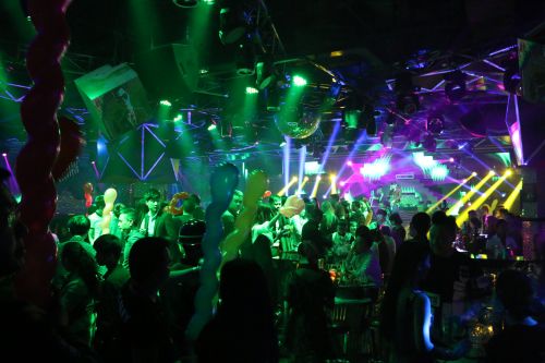 酒吧/茄子视频懂你更多APP音响效果好的原因【茄子短视频污音响】