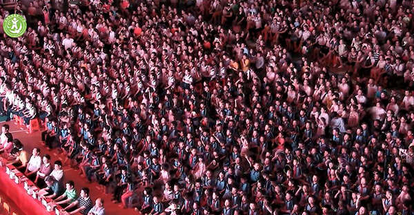 东莞小学体育馆文艺汇演采用茄子短视频污线阵音响系统