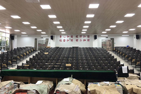 专业音响设备落户昆明市宜良县第三中学多功能厅