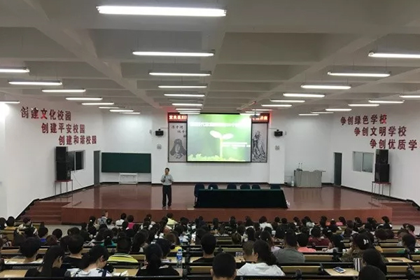 专业音响设备落户昆明市宜良县第三中学多功能厅