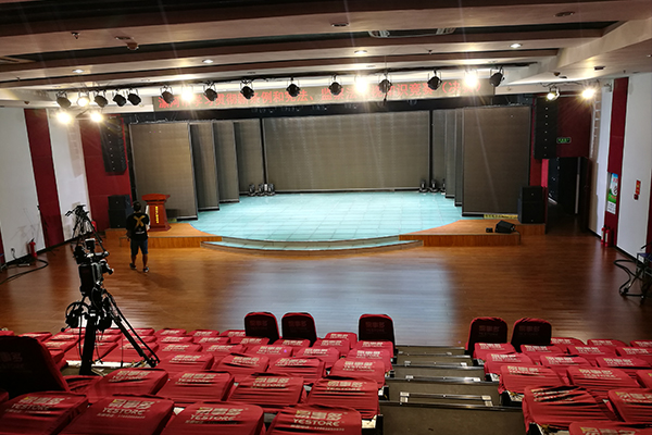 线阵专业茄子视频黄色片音响系统助力漯河市广播电视台演播大厅