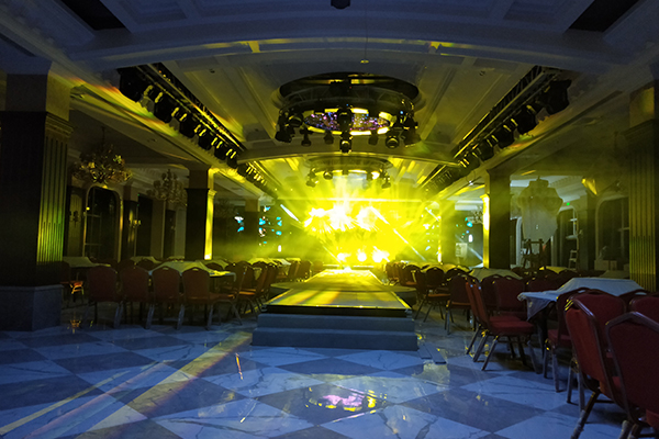 【茄子短视频污音响】LAB608线阵列系统助力河南焦作艳阳天酒店