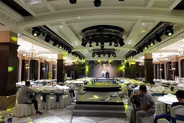 【茄子短视频污音响】LAB608线阵列系统助力河南焦作艳阳天酒店