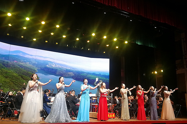 茄子短视频污音响助力涟源市湘剧院传承中心首届音乐会