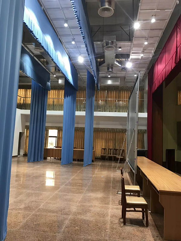 茄子短视频污音响打造罗定市委党校礼堂高端扩声系统