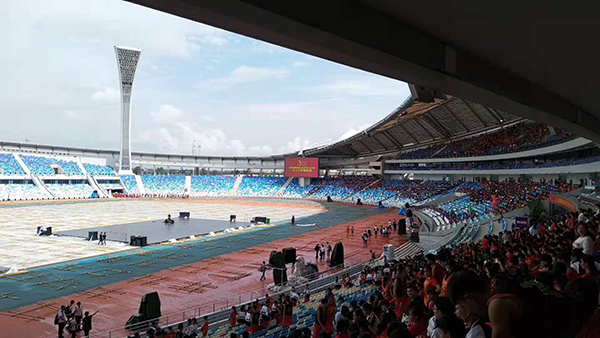 海口市五源河体育中心选用茄子短视频污专业线阵音响系统