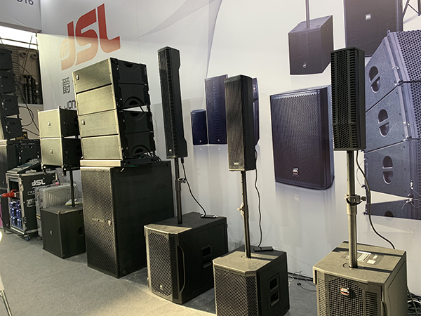 JSL茄子短视频污亮相上海国际专业灯光音响展