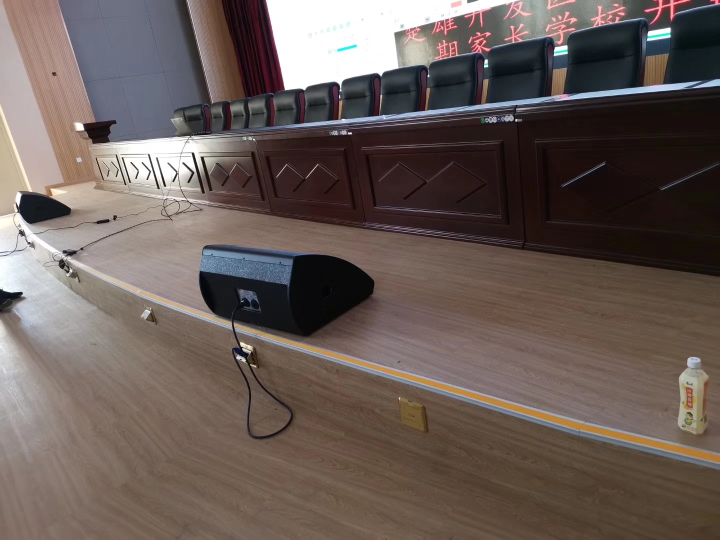 【JSL茄子短视频污案例】云南楚雄州永安学校多功能报告厅