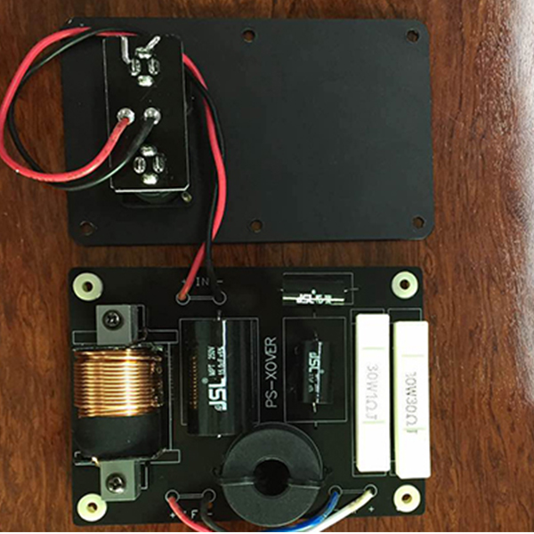 全频喇叭单元的尺寸和性能相关