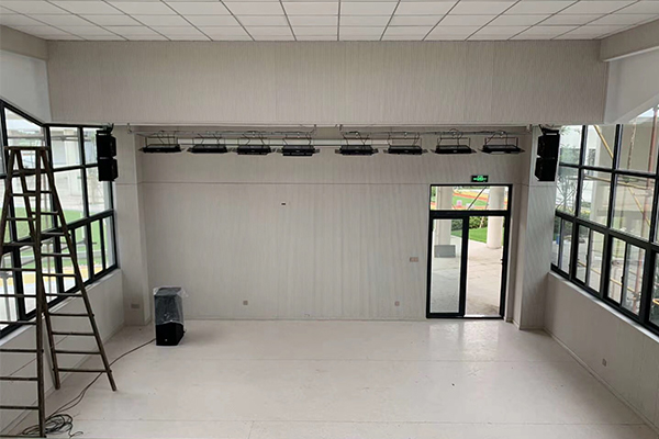 茄子短视频污音响成功打造德清县三合中心学校多功能厅