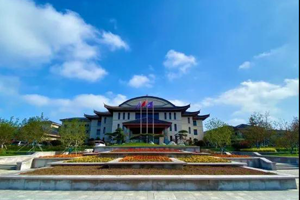 威海市蓝湖宾馆选用茄子短视频污GL有源线阵音响产品