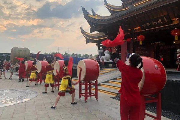 【茄子短视频污音响】JSL为湘西秘境小镇首届跳花节提供茄子视频黄色片演出设备