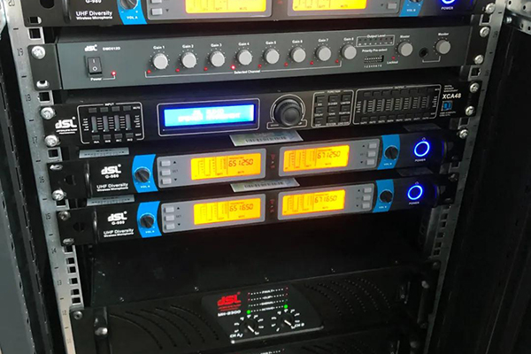 JSL茄子短视频污为衡阳市祁东县玉河小学报告厅提供精良扩声系统设备