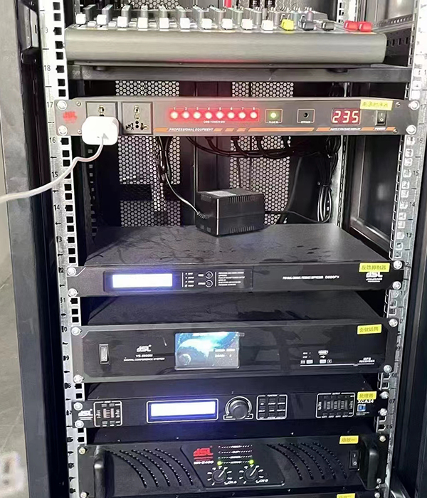 云南普洱某会议室选用茄子短视频污JSL手拉手视频会议系统